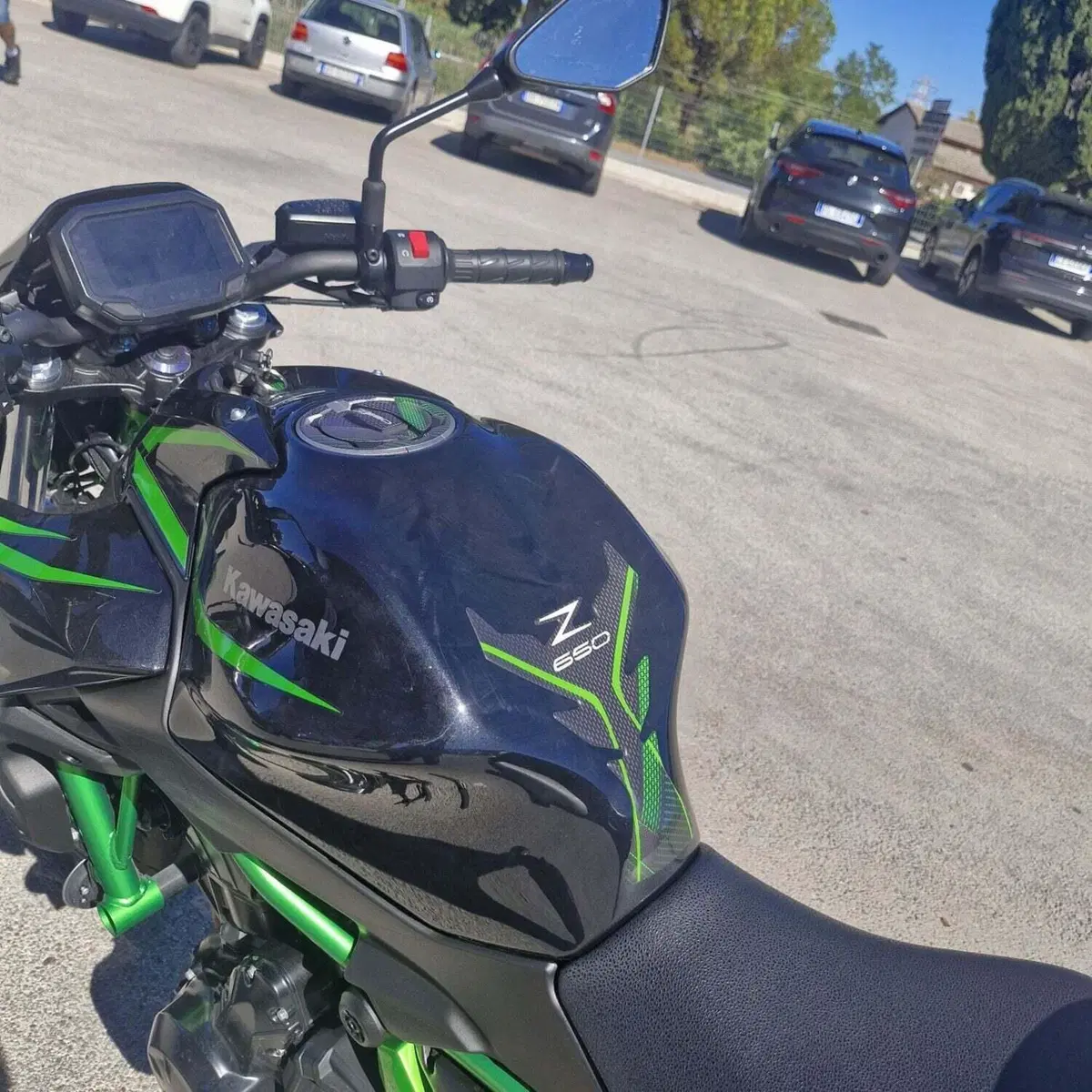 Kawasaki Z 650 (2025 - 26) (9)