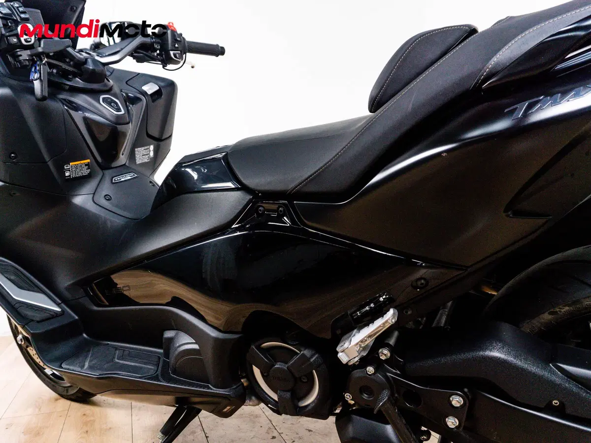 Yamaha T-Max 560 Tech Max (2025 - 26) (10)