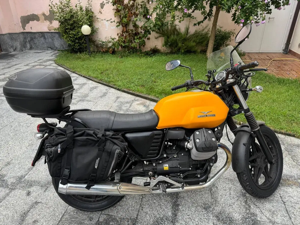 Moto Guzzi V7 II Stone (2015 - 17) (3)
