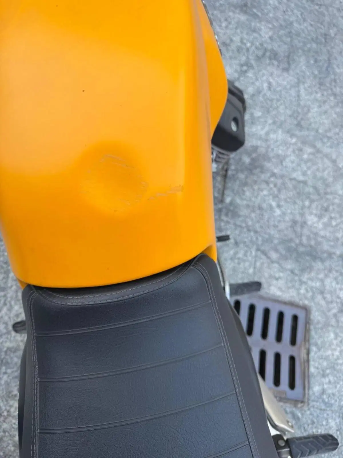 Moto Guzzi V7 II Stone (2015 - 17) (5)