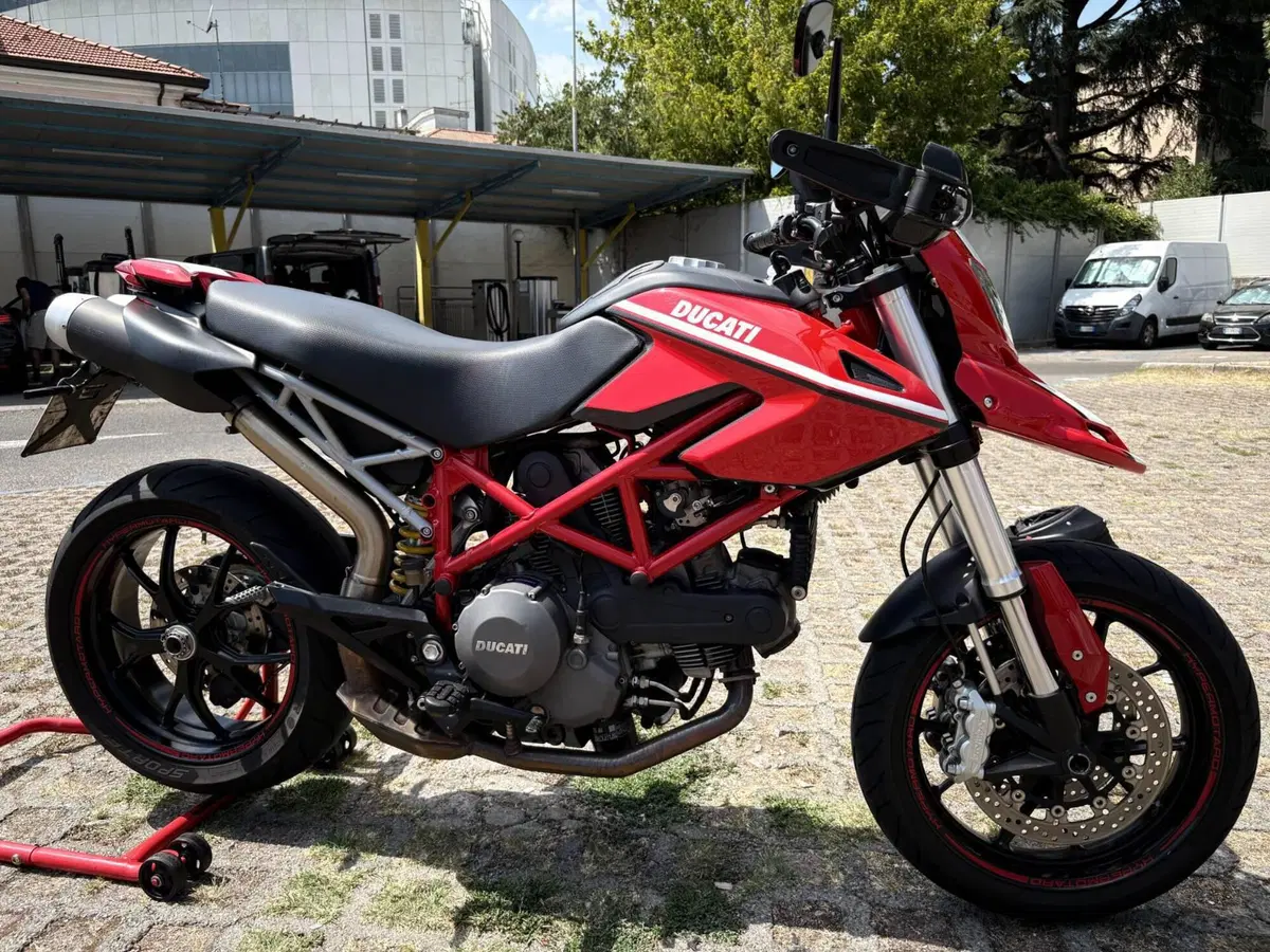 Ducati Hypermotard 796 (2012) (2)