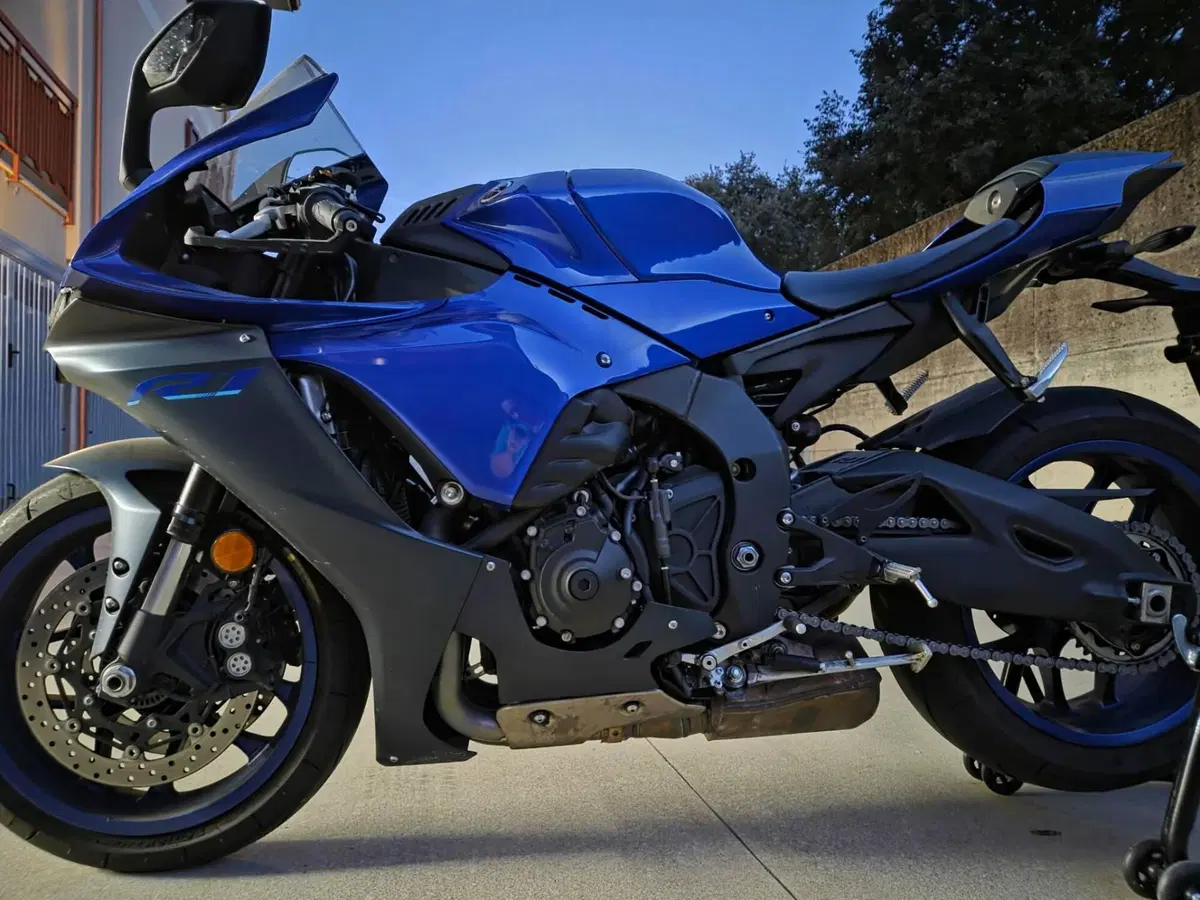 Yamaha YZF R1 (2020 - 25) (6)