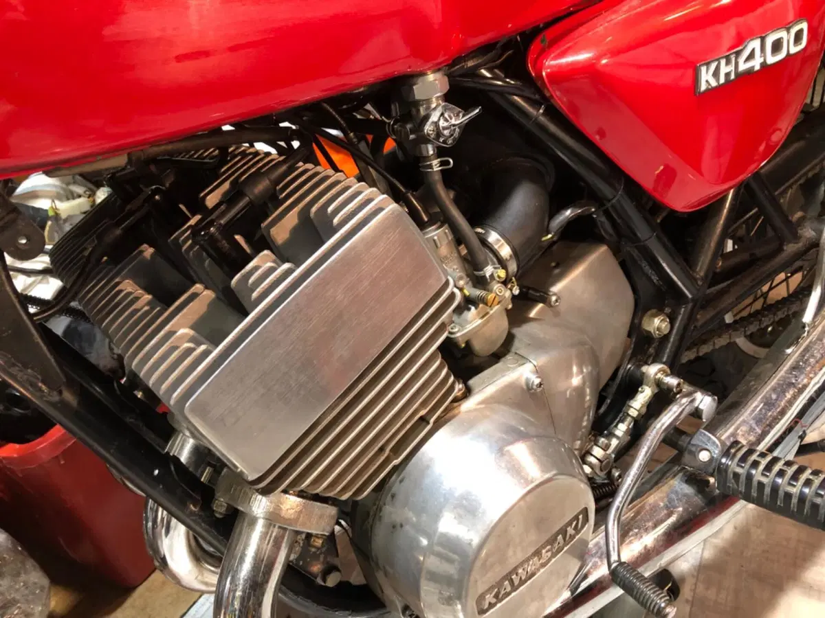Kawasaki KH 400 (4)