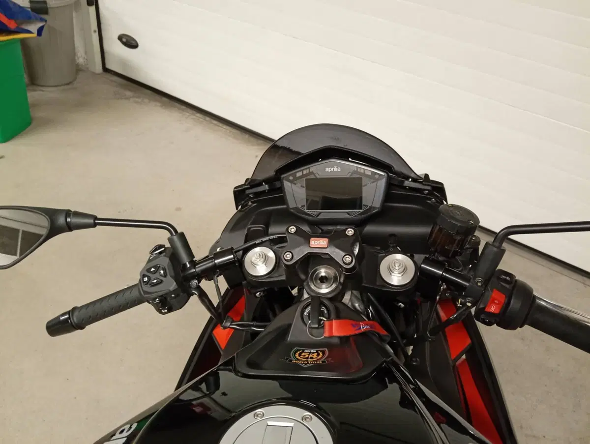 Aprilia Tuono 660 Factory (2022 - 24) (3)