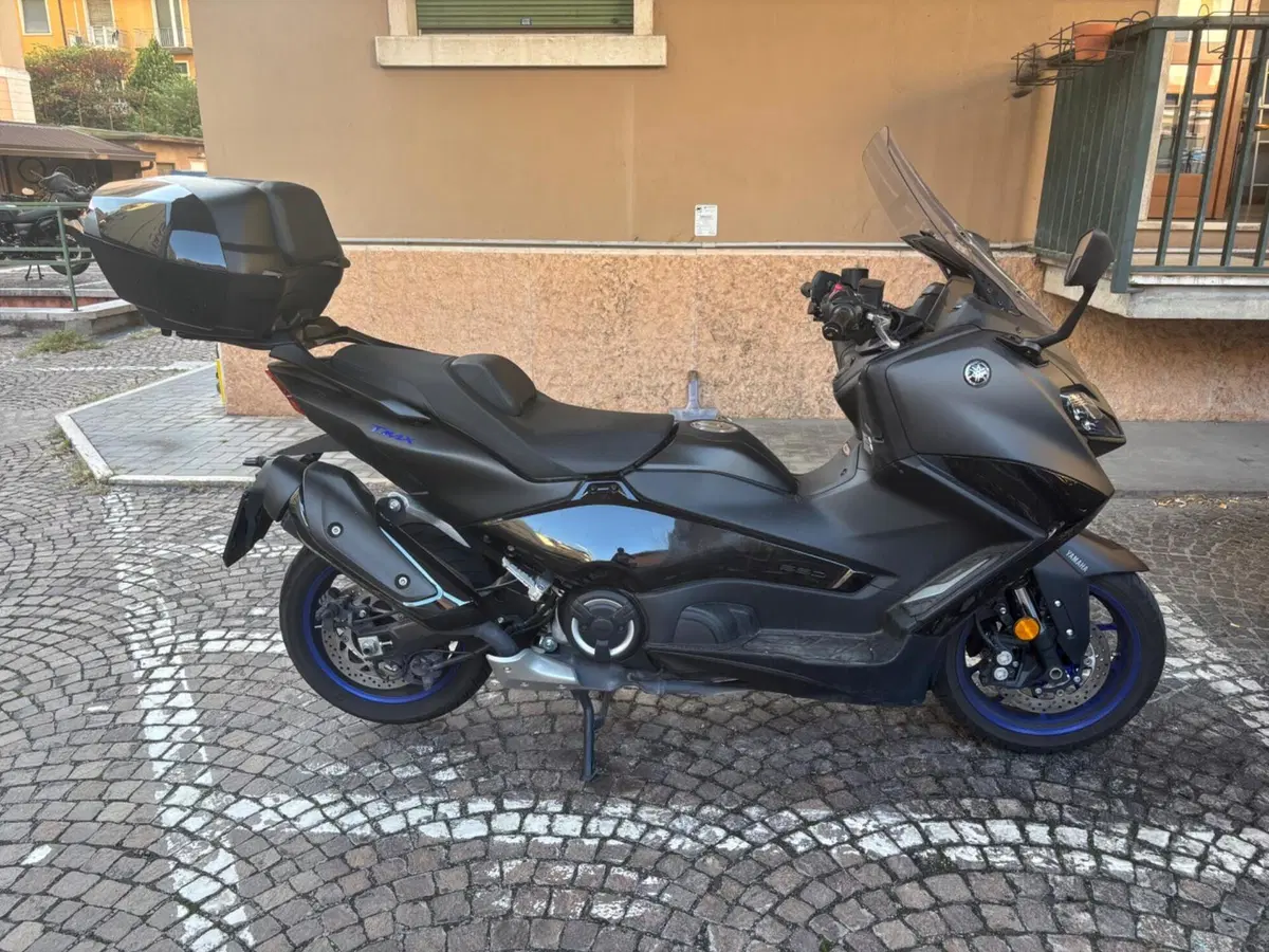 Yamaha T-Max 560 (2025 - 26)
