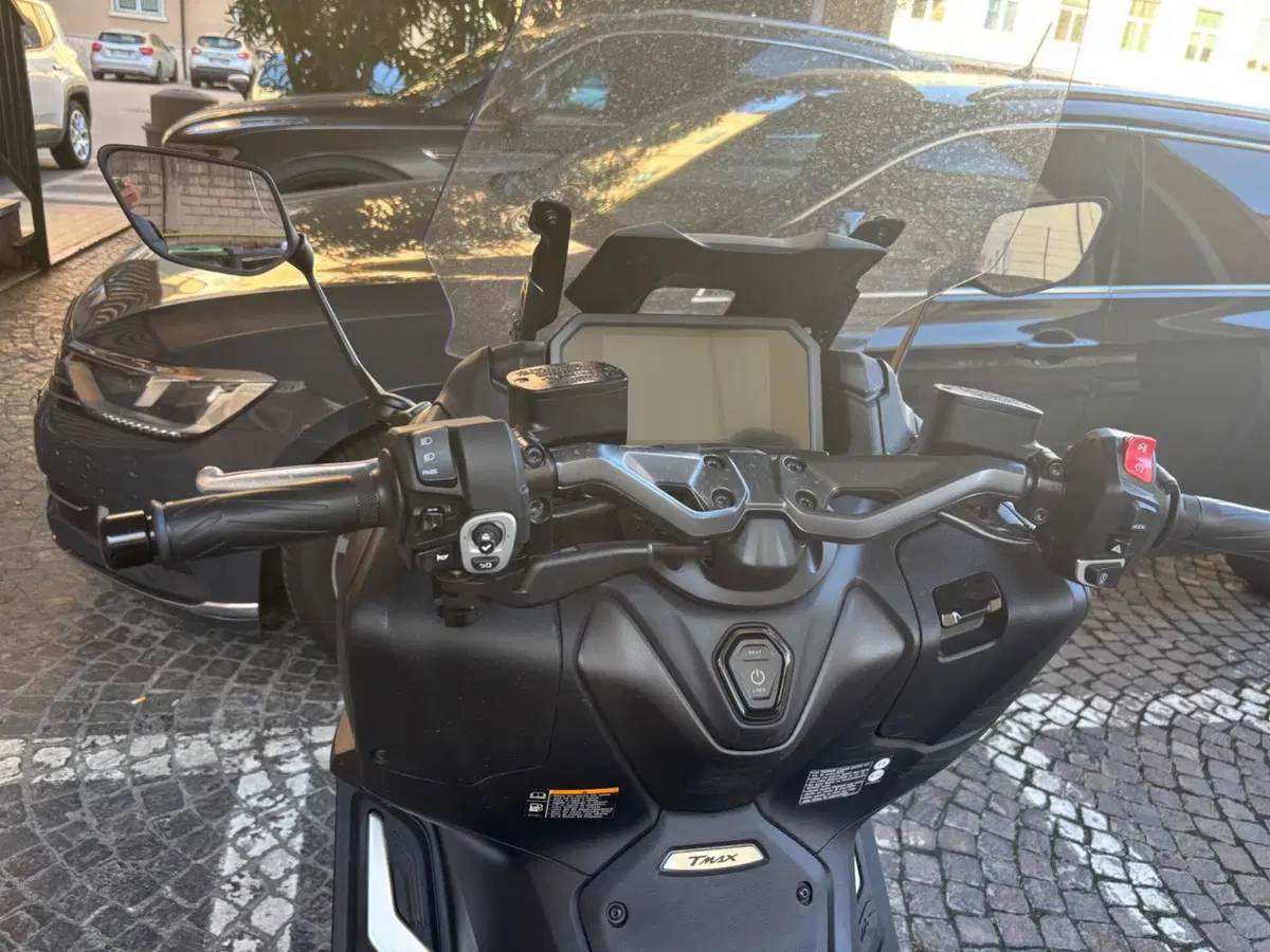 Yamaha T-Max 560 (2025 - 26) (2)