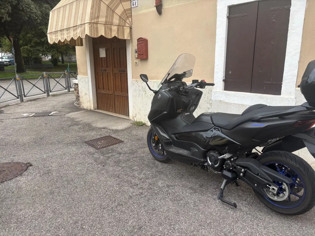 Yamaha T-Max 560 (2025 - 26) (6)