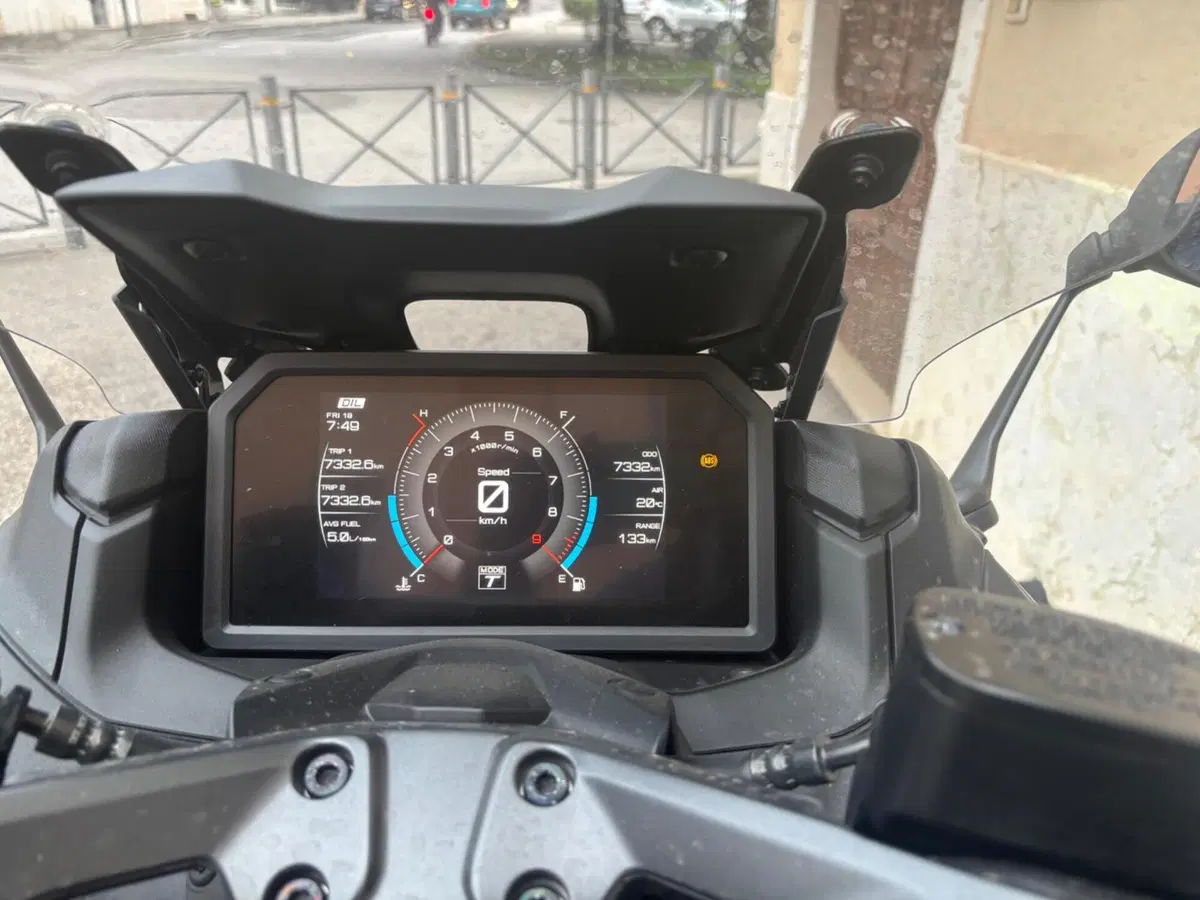 Yamaha T-Max 560 (2025 - 26) (7)