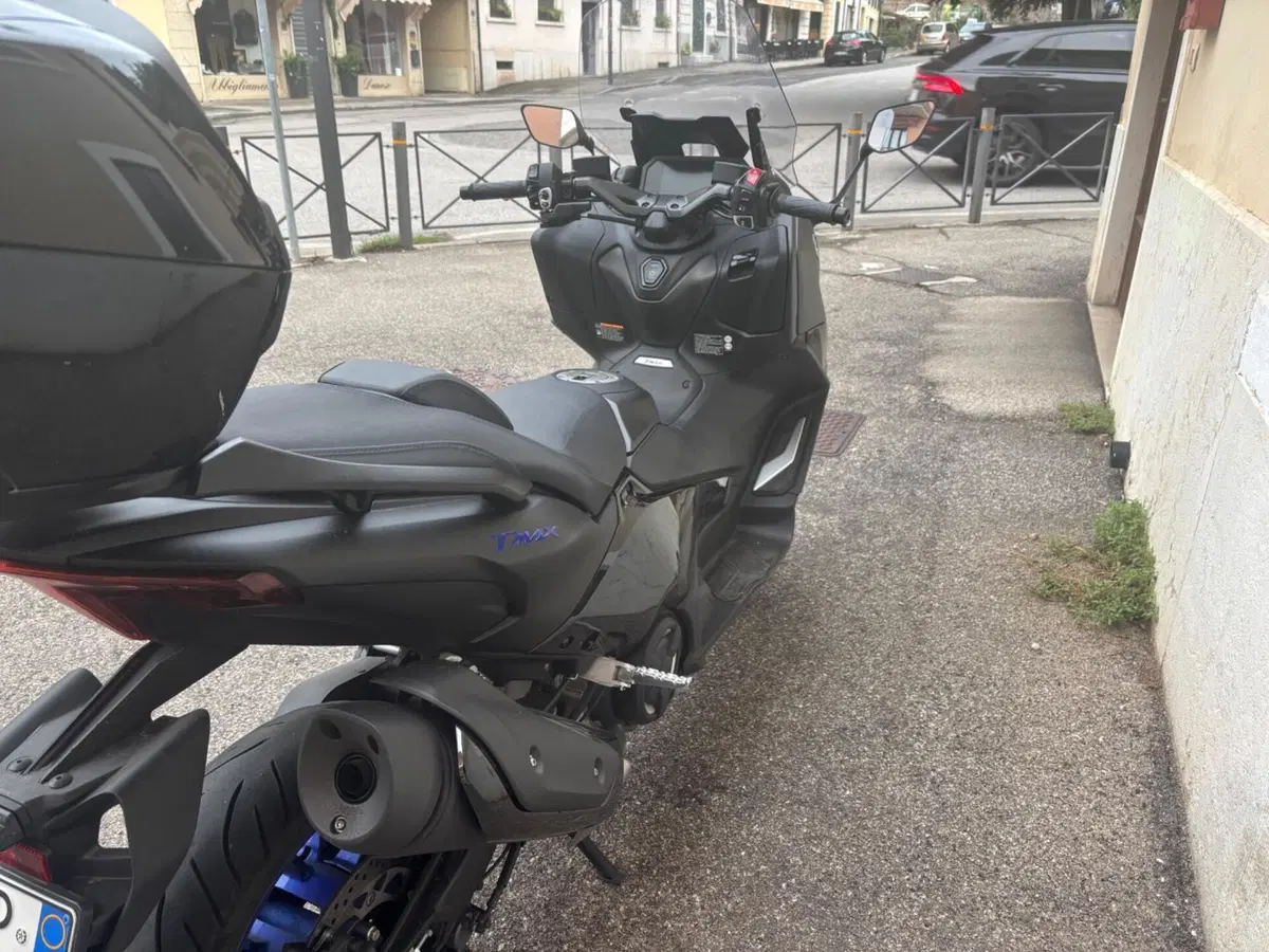 Yamaha T-Max 560 (2025 - 26) (8)