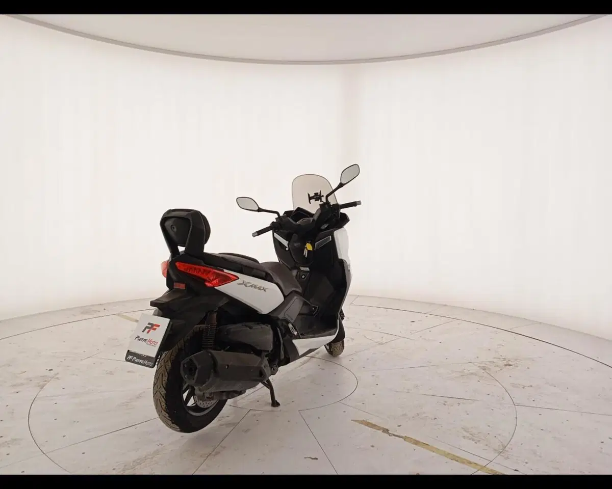 Yamaha X-Max 400 (2013 - 16) (4)