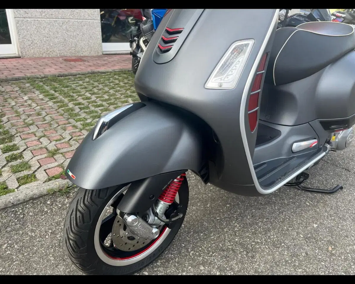Vespa GTS 300 Super ABS (2014 - 16) (9)