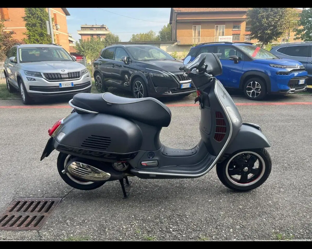 Vespa GTS 300 Super ABS (2014 - 16) (4)