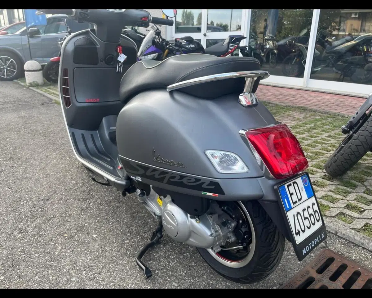 Vespa GTS 300 Super ABS (2014 - 16) (12)