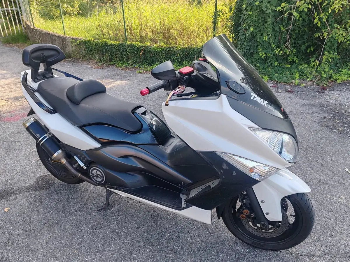 Yamaha T-Max 500 White Max (2010 - 11) (3)