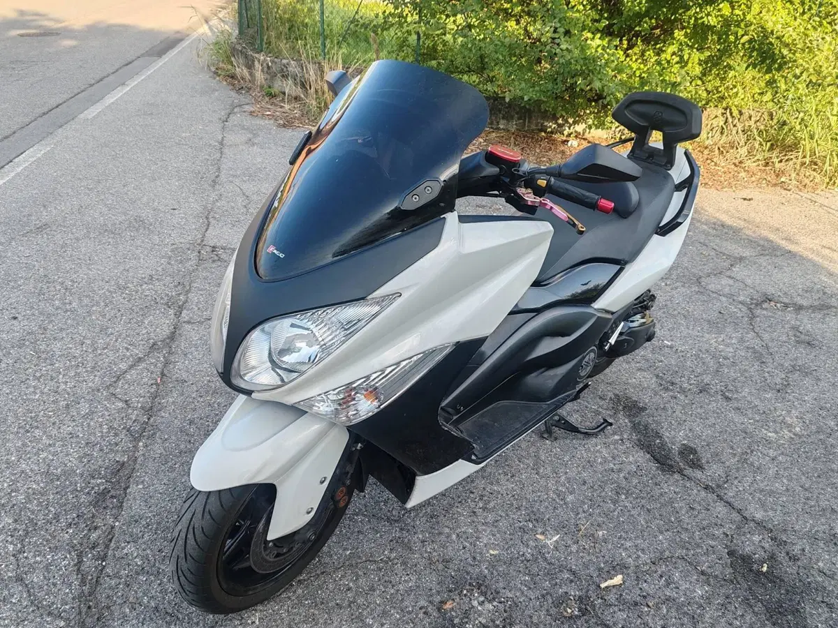 Yamaha T-Max 500 White Max (2010 - 11) (5)