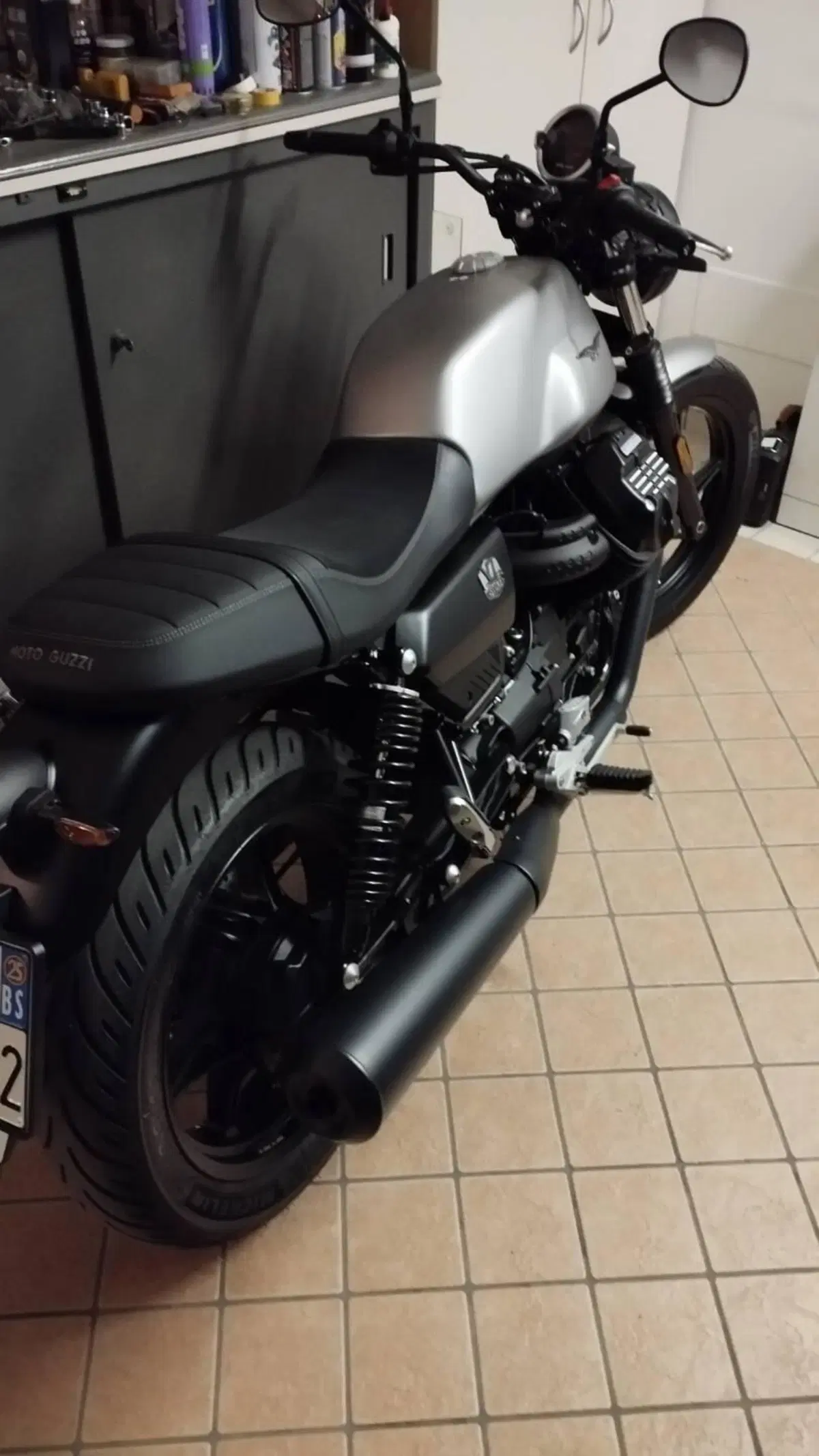Moto Guzzi V7 Stone (2021 - 24)