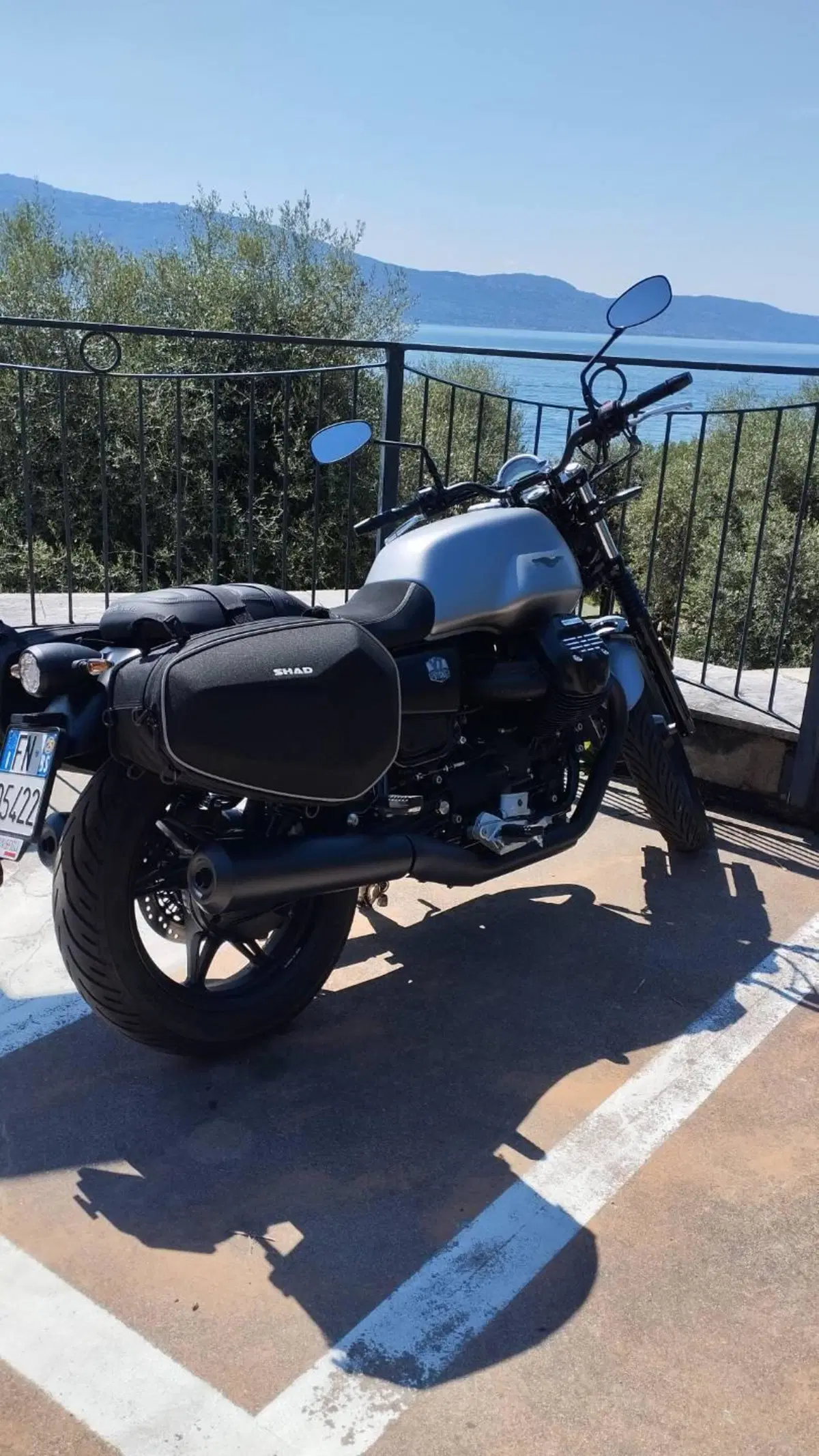 Moto Guzzi V7 Stone (2021 - 24) (6)