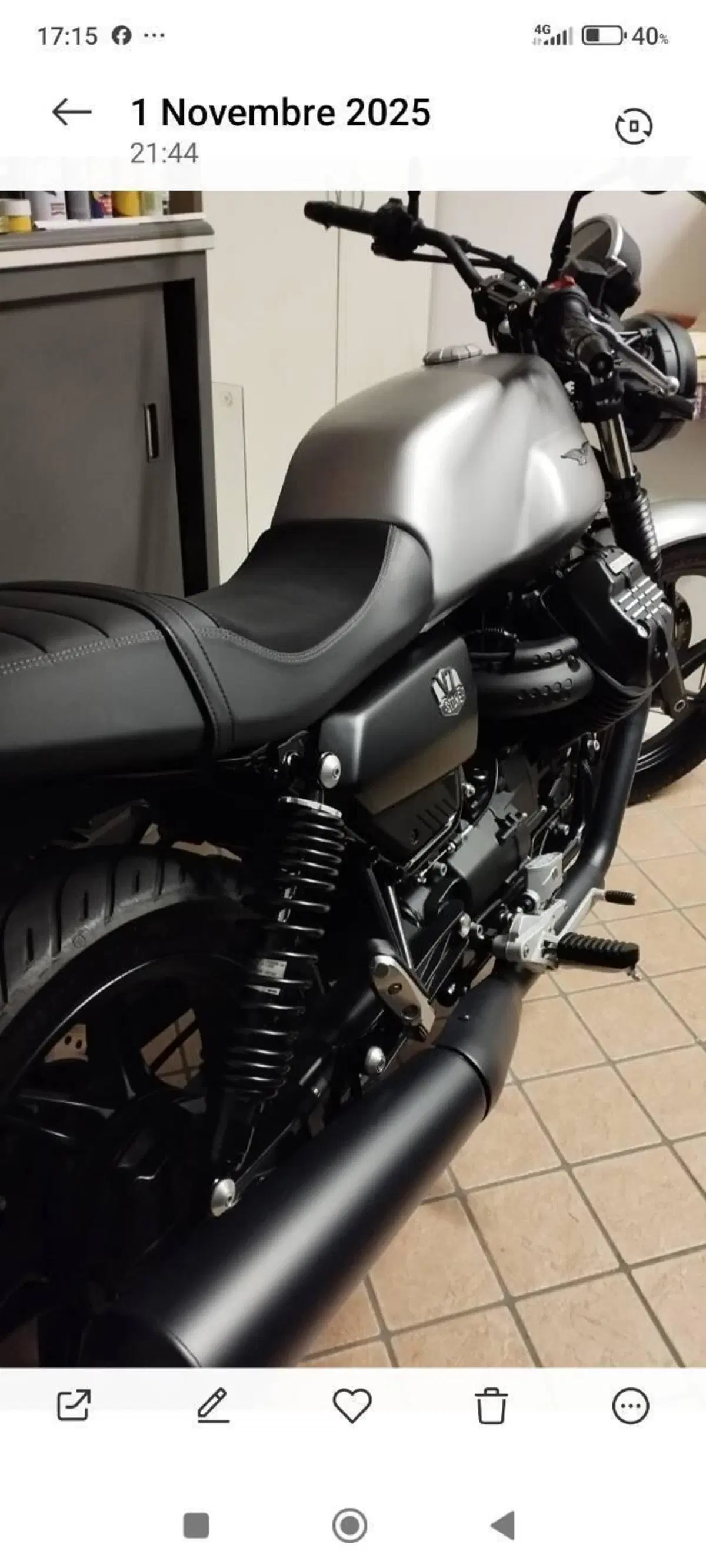 Moto Guzzi V7 Stone (2021 - 24) (7)
