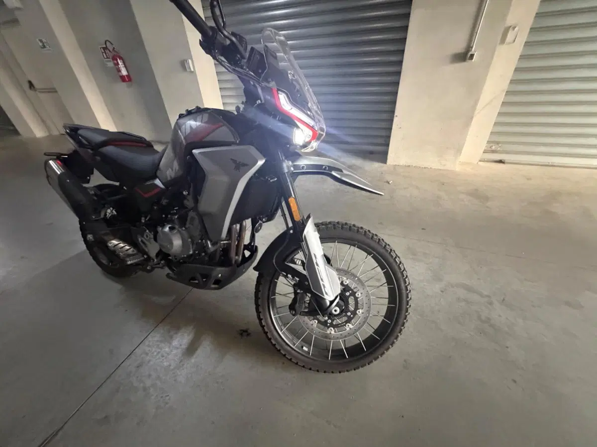 Moto Morini Alltrhike 450 (2025 - 26) (3)