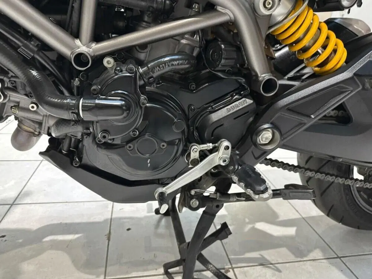 Ducati Hyperstrada 821 (2013 - 15) (6)