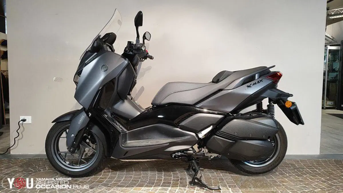 Yamaha X-Max 300 Tech Max (2025 - 26) (2)