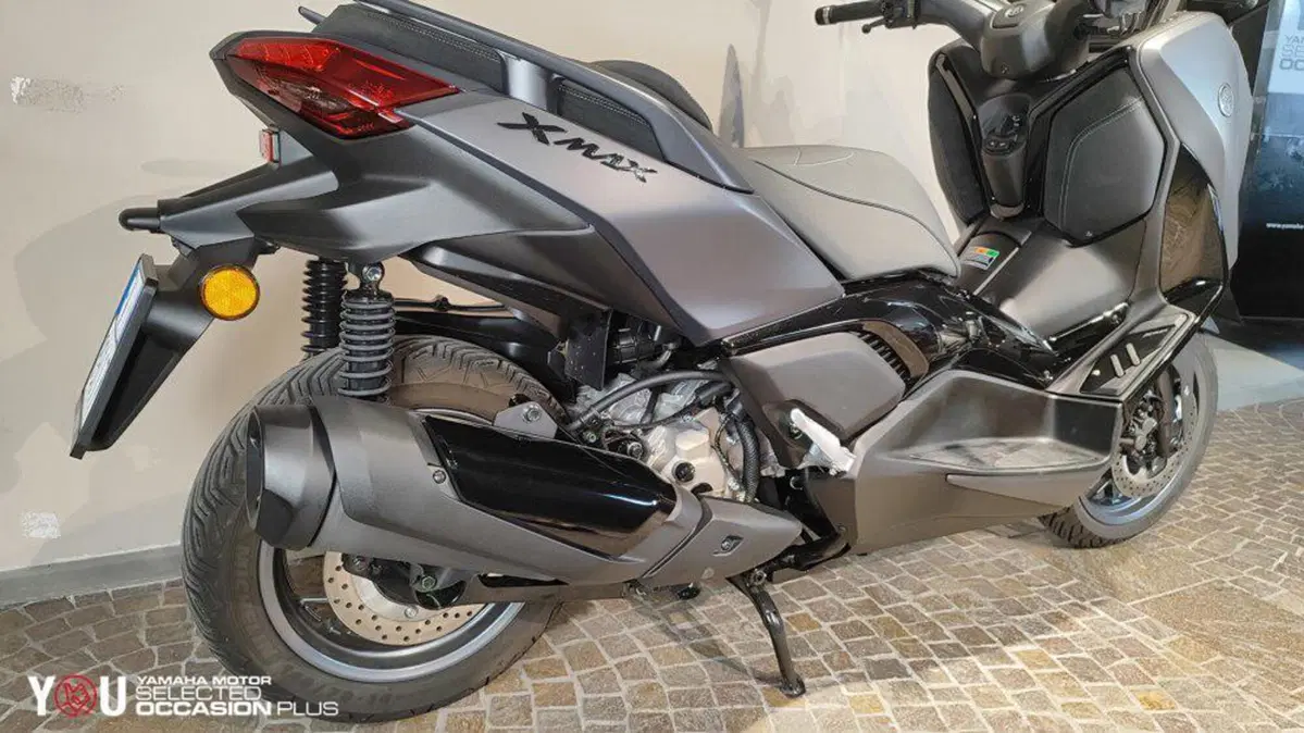 Yamaha X-Max 300 Tech Max (2025 - 26) (7)