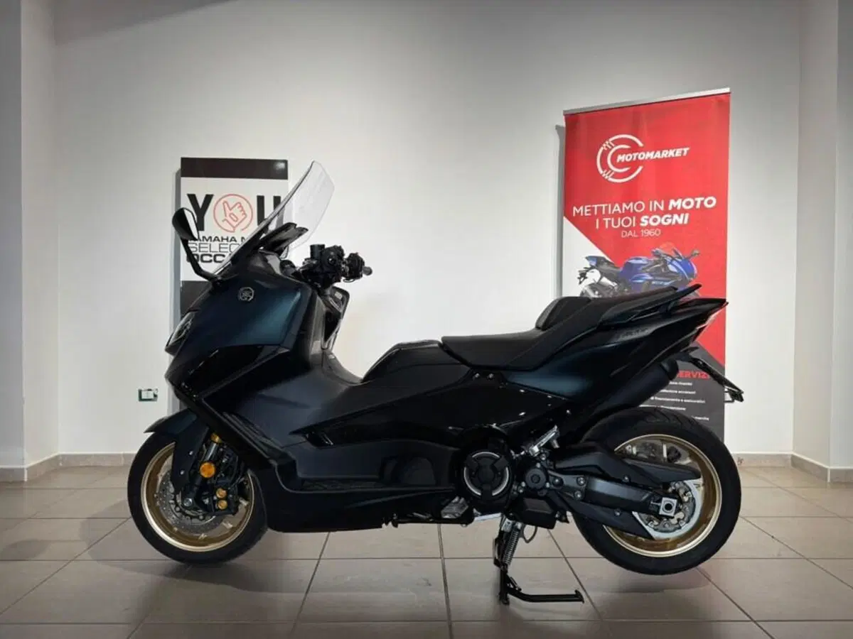 Yamaha T-Max 560 Tech Max (2022 - 24) (2)