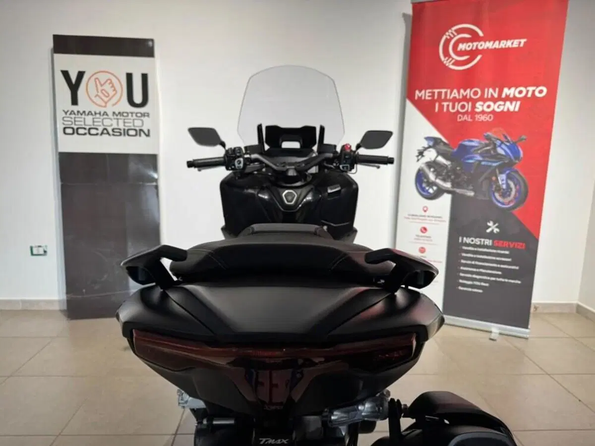 Yamaha T-Max 560 Tech Max (2022 - 24) (4)