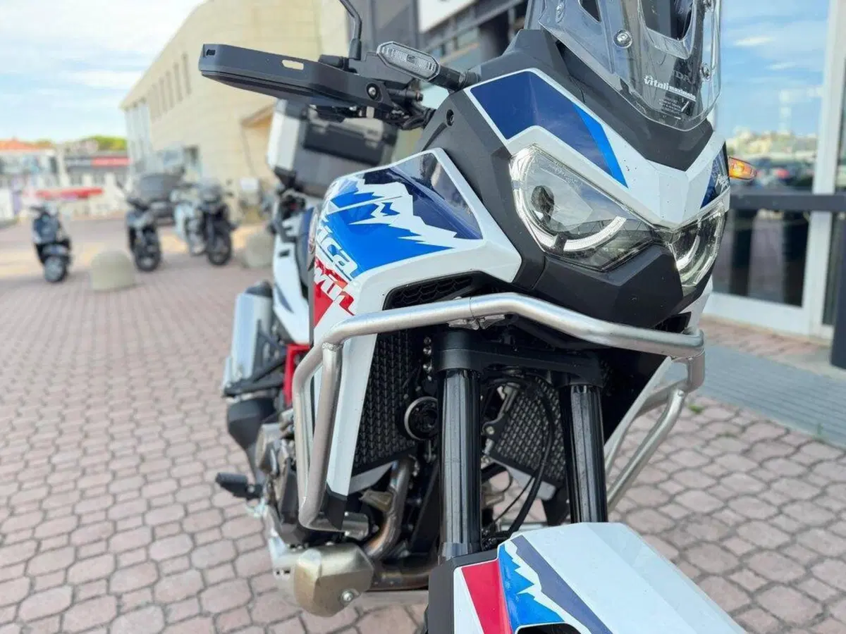 Honda Africa Twin CRF 1100L ES DCT (2024 - 26) (2)