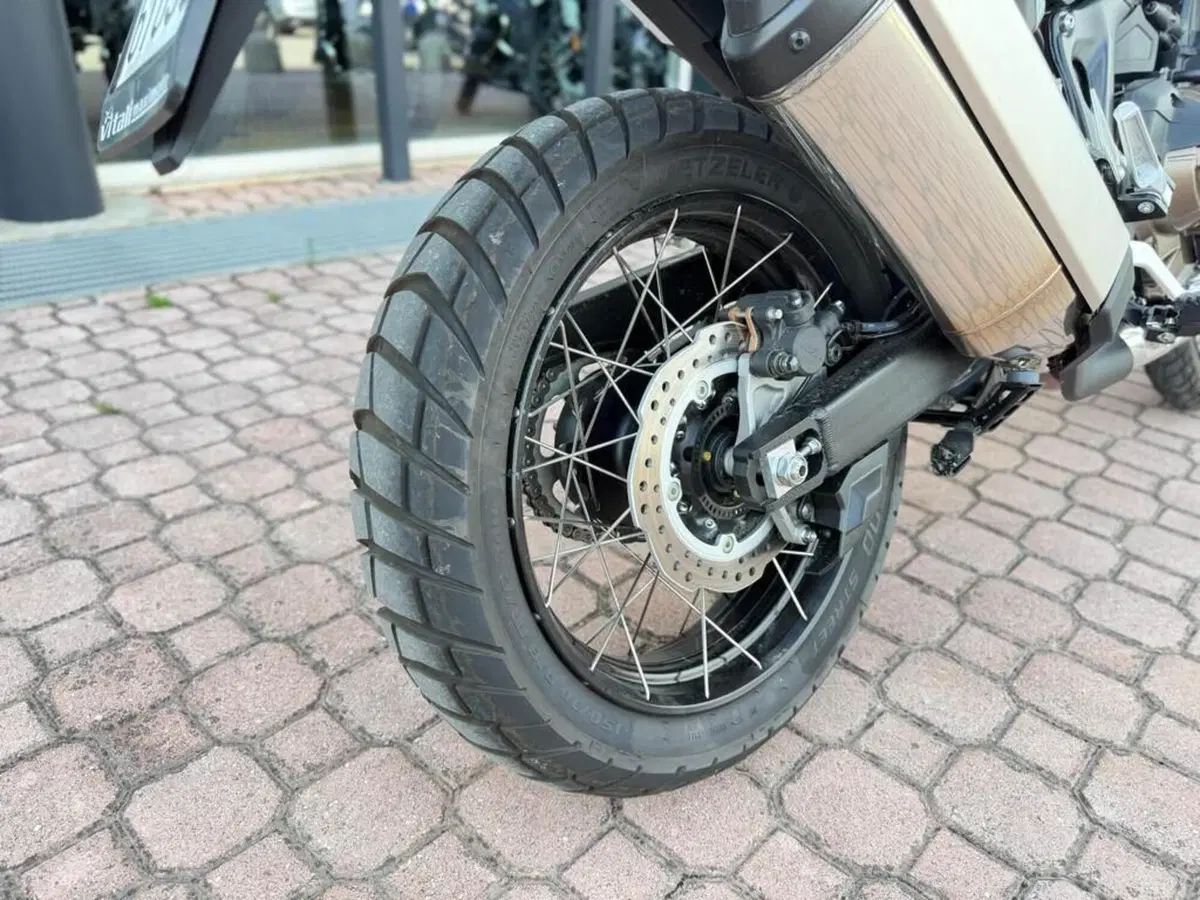 Honda Africa Twin CRF 1100L ES DCT (2024 - 26) (6)