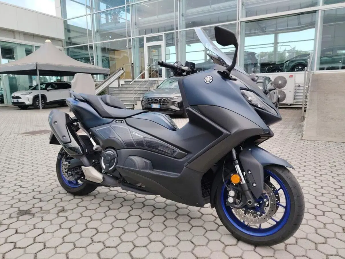 Yamaha T-Max 560 (2022 - 24) (3)