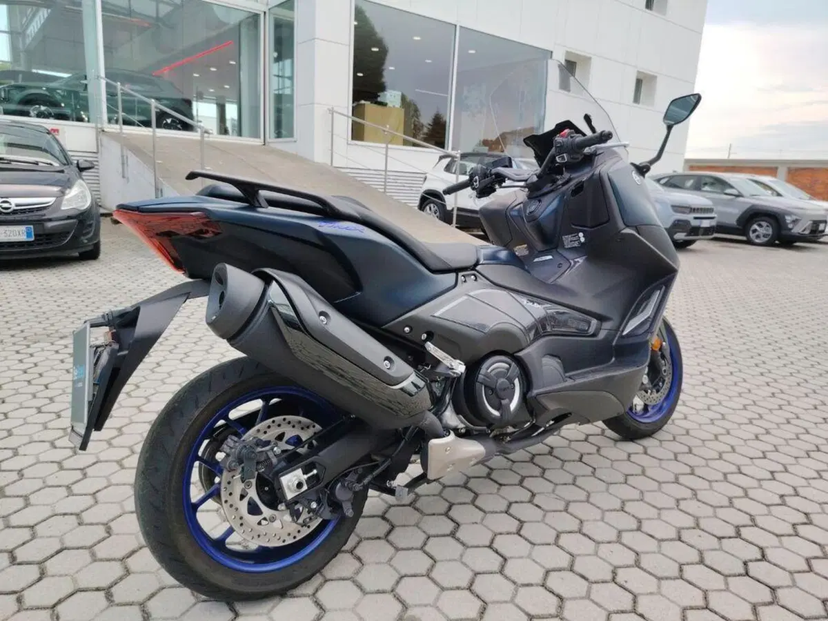 Yamaha T-Max 560 (2022 - 24) (7)