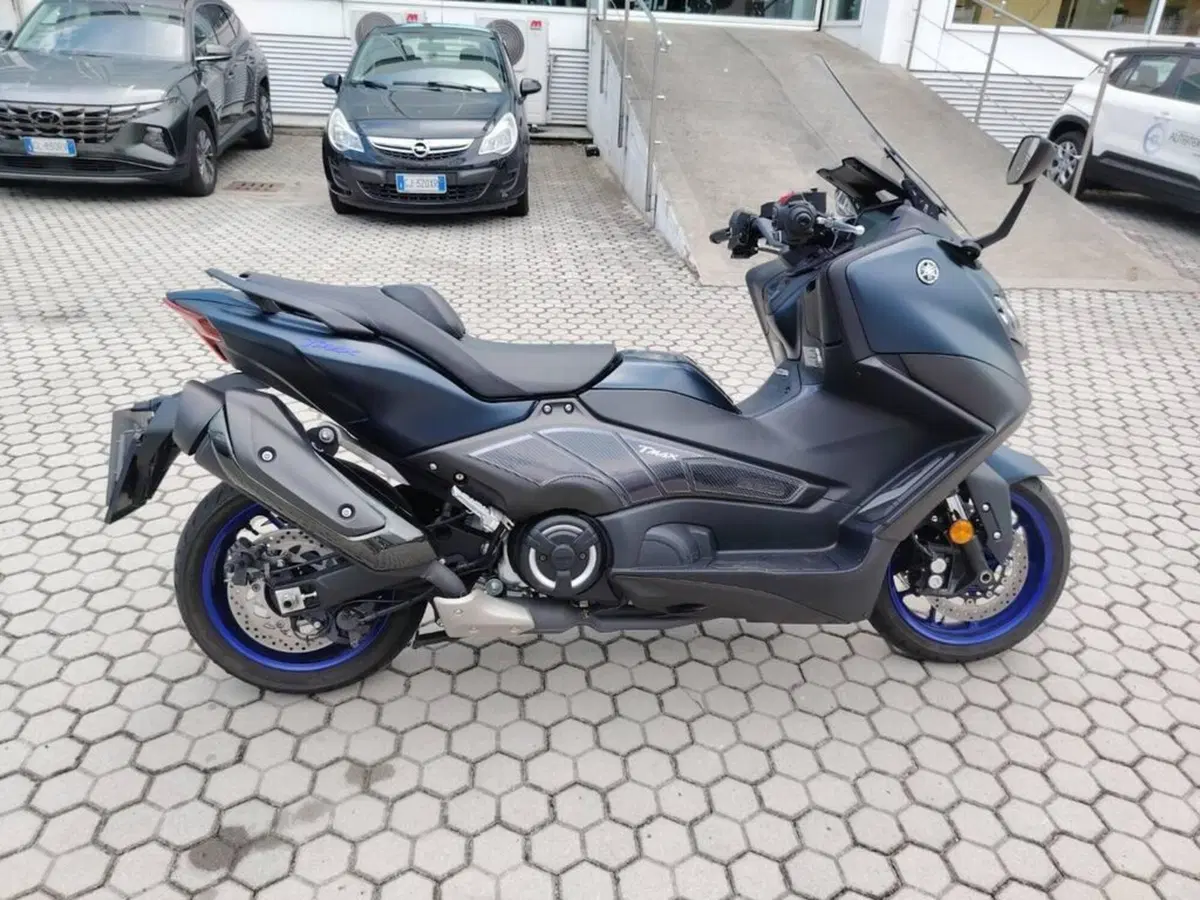 Yamaha T-Max 560 (2022 - 24) (8)
