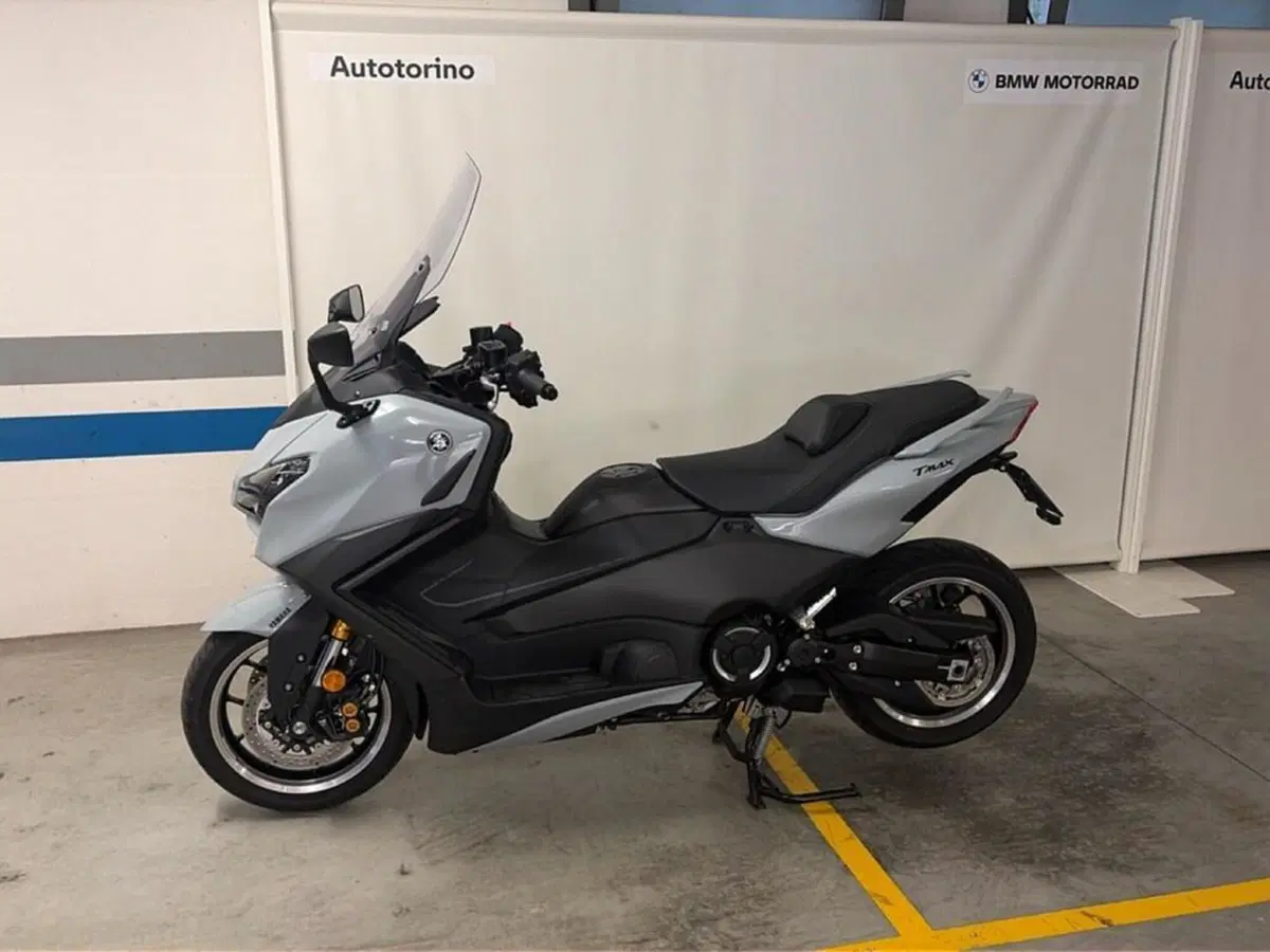 Yamaha T-Max 560 Tech Max (2025 - 26) (4)