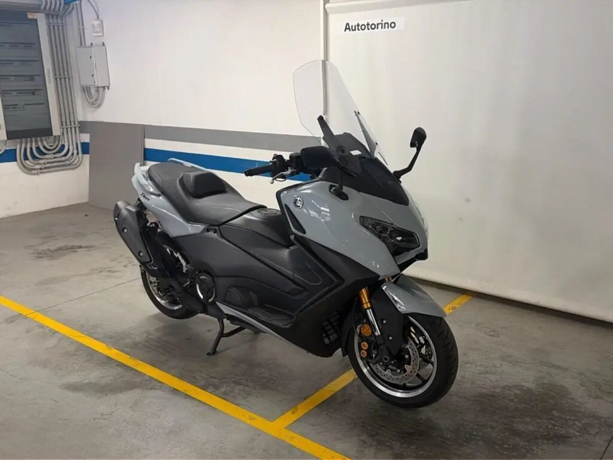 Yamaha T-Max 560 Tech Max (2025 - 26) (3)