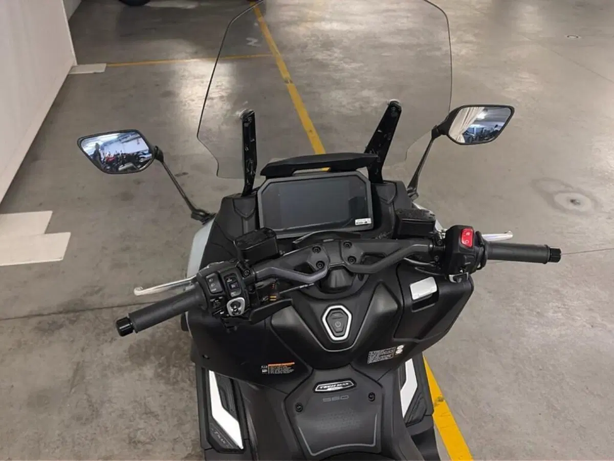 Yamaha T-Max 560 Tech Max (2025 - 26) (6)