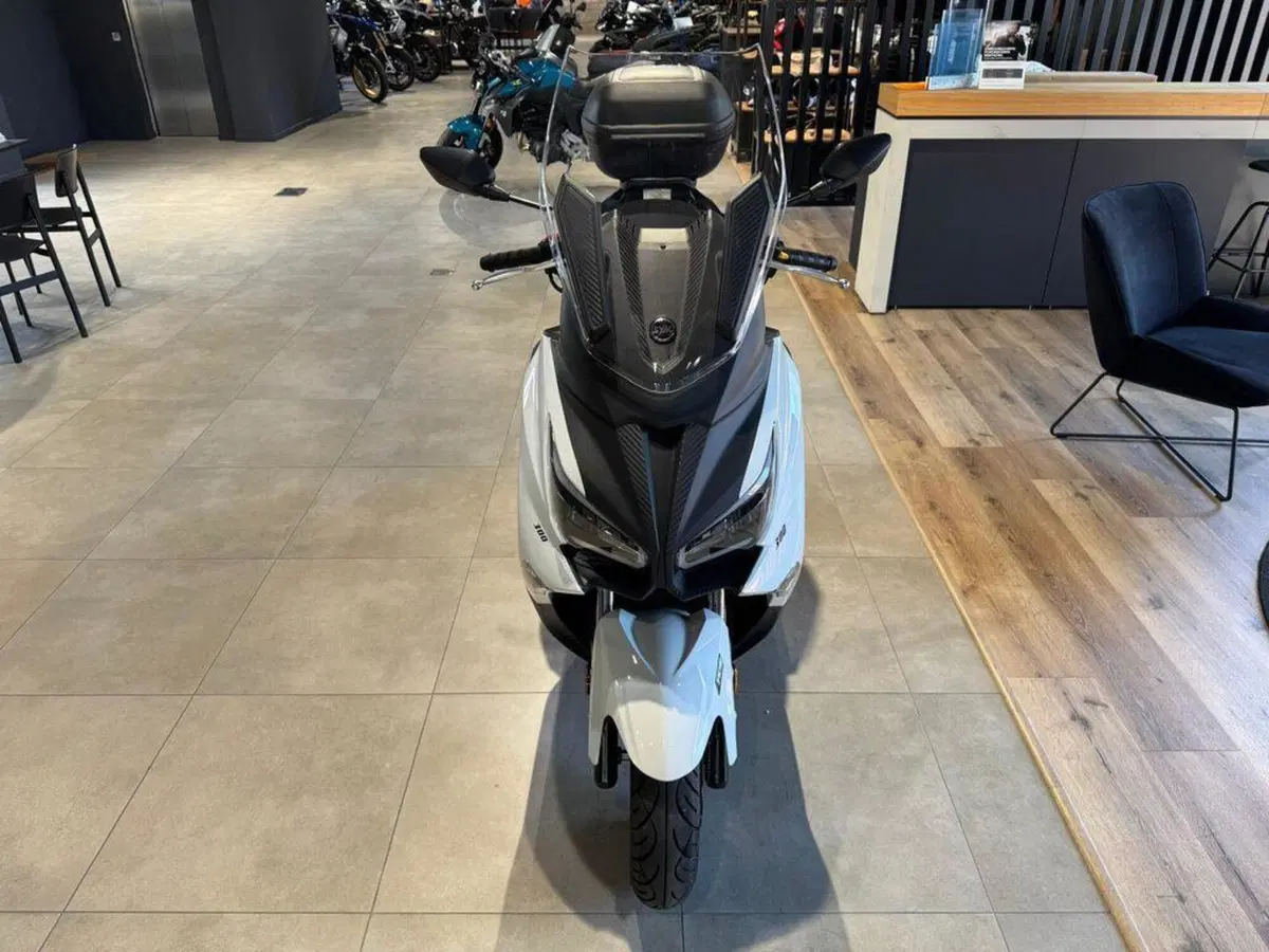 Sym Joymax 300 Z+ (2021 - 24) (3)