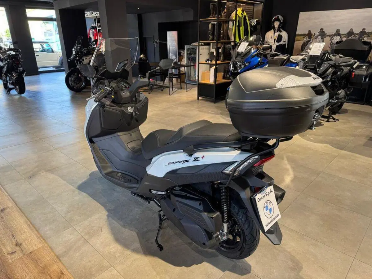 Sym Joymax 300 Z+ (2021 - 24) (6)