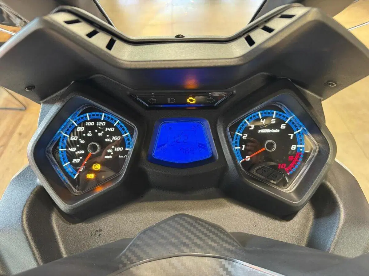 Sym Joymax 300 Z+ (2021 - 24) (11)