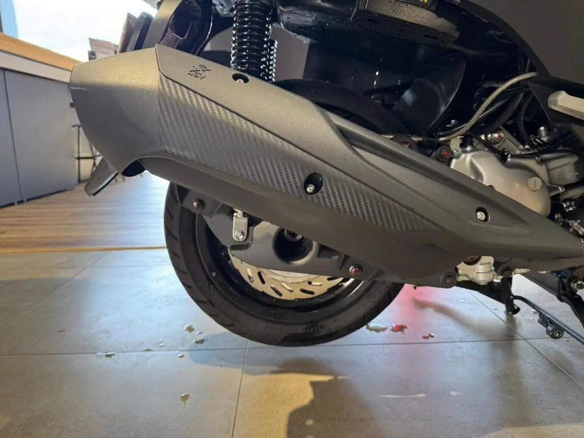 Sym Joymax 300 Z+ (2021 - 24) (13)