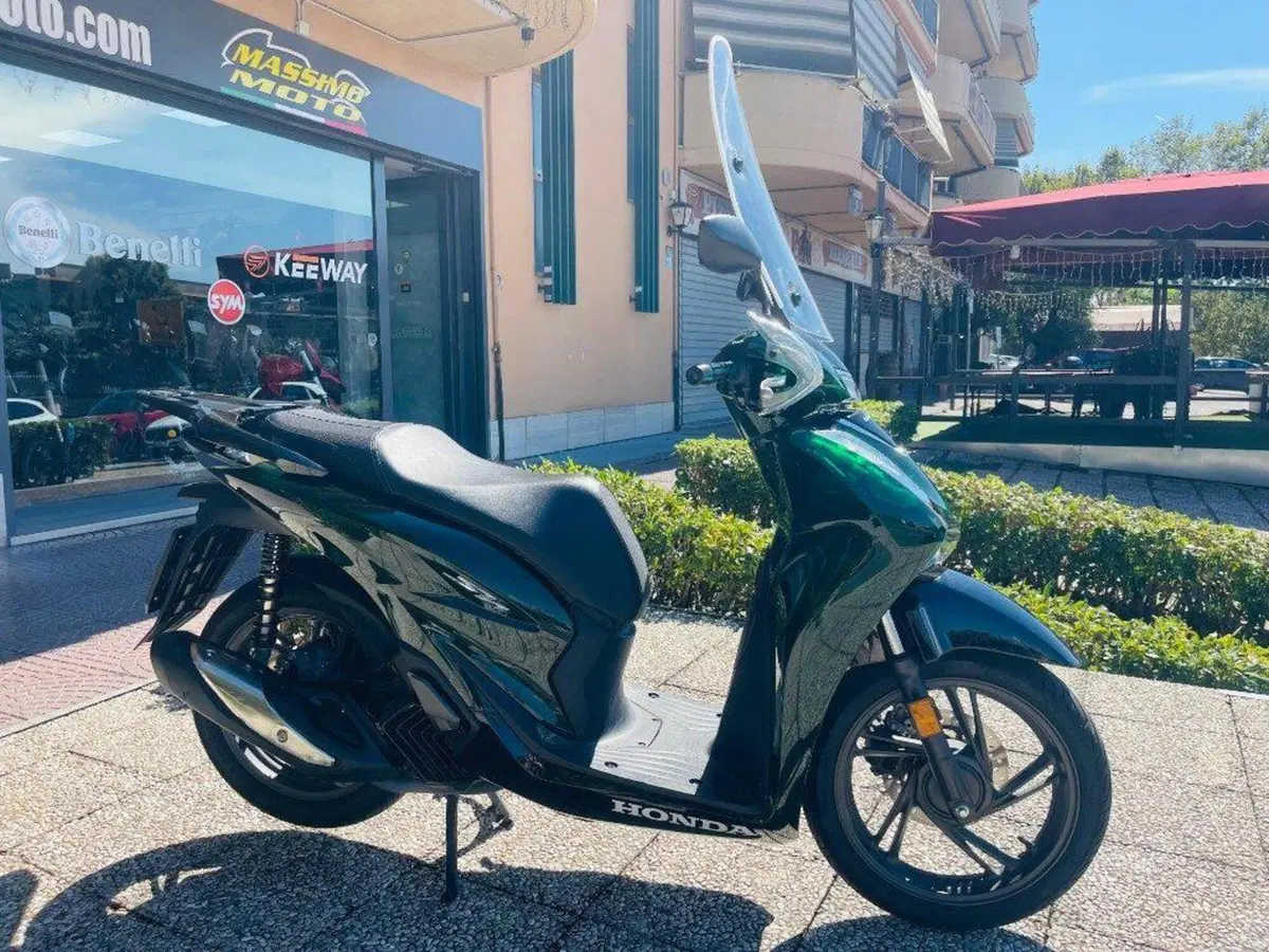 Honda SH 125i Vetro (2024 - 25) (3)