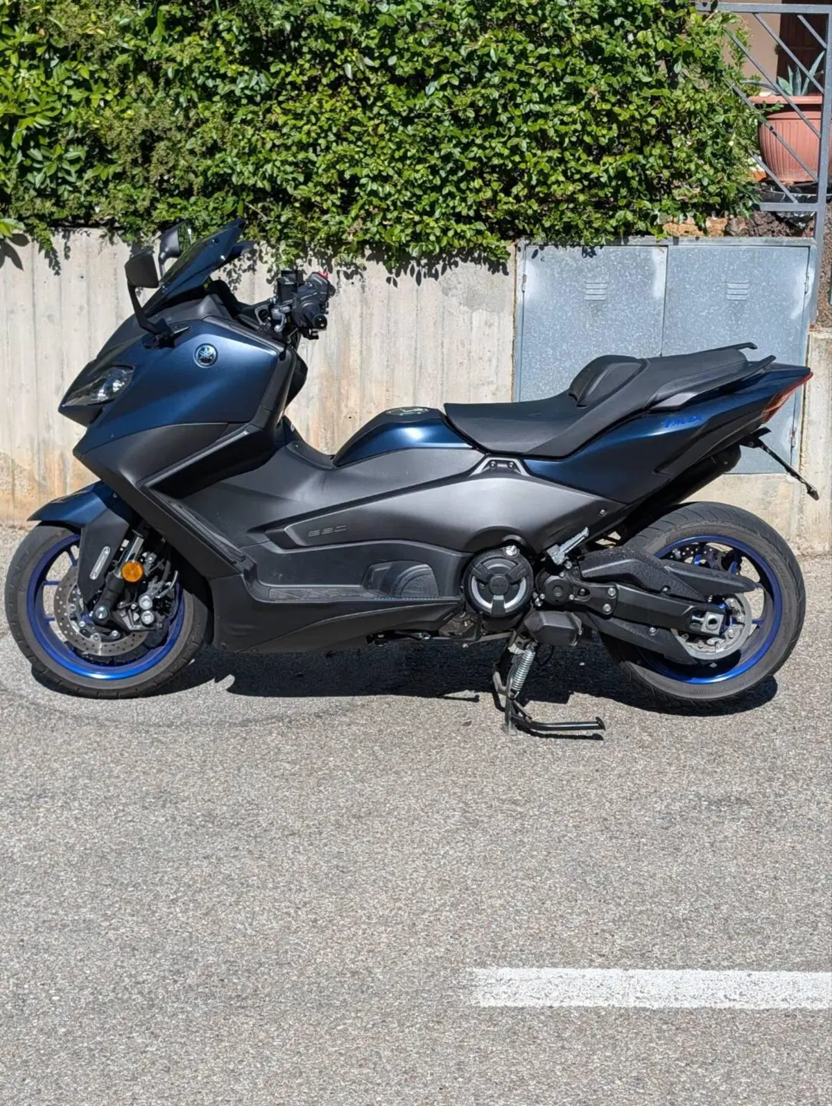 Yamaha T-Max 560 (2022 - 24) (3)