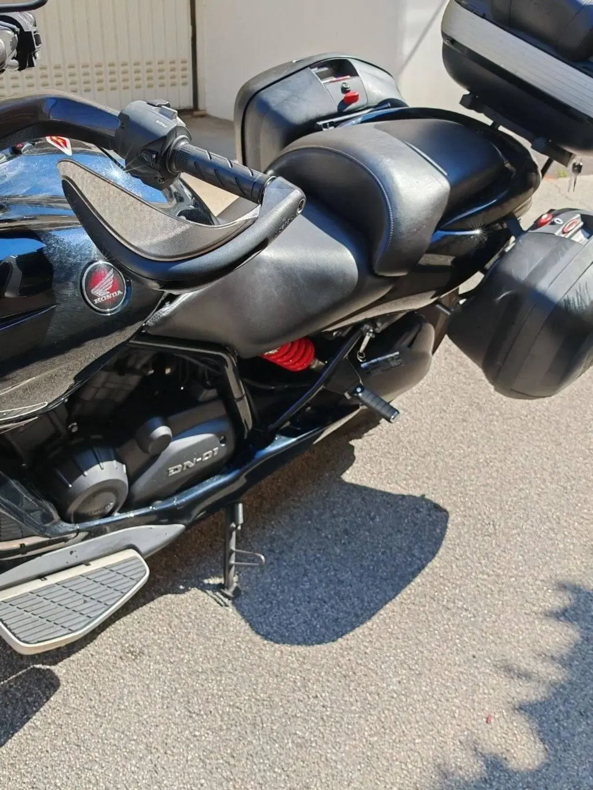 Honda DN-01 (2)