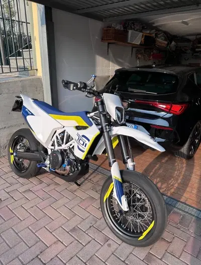 Husqvarna 701 Supermoto (2017 - 19) usata