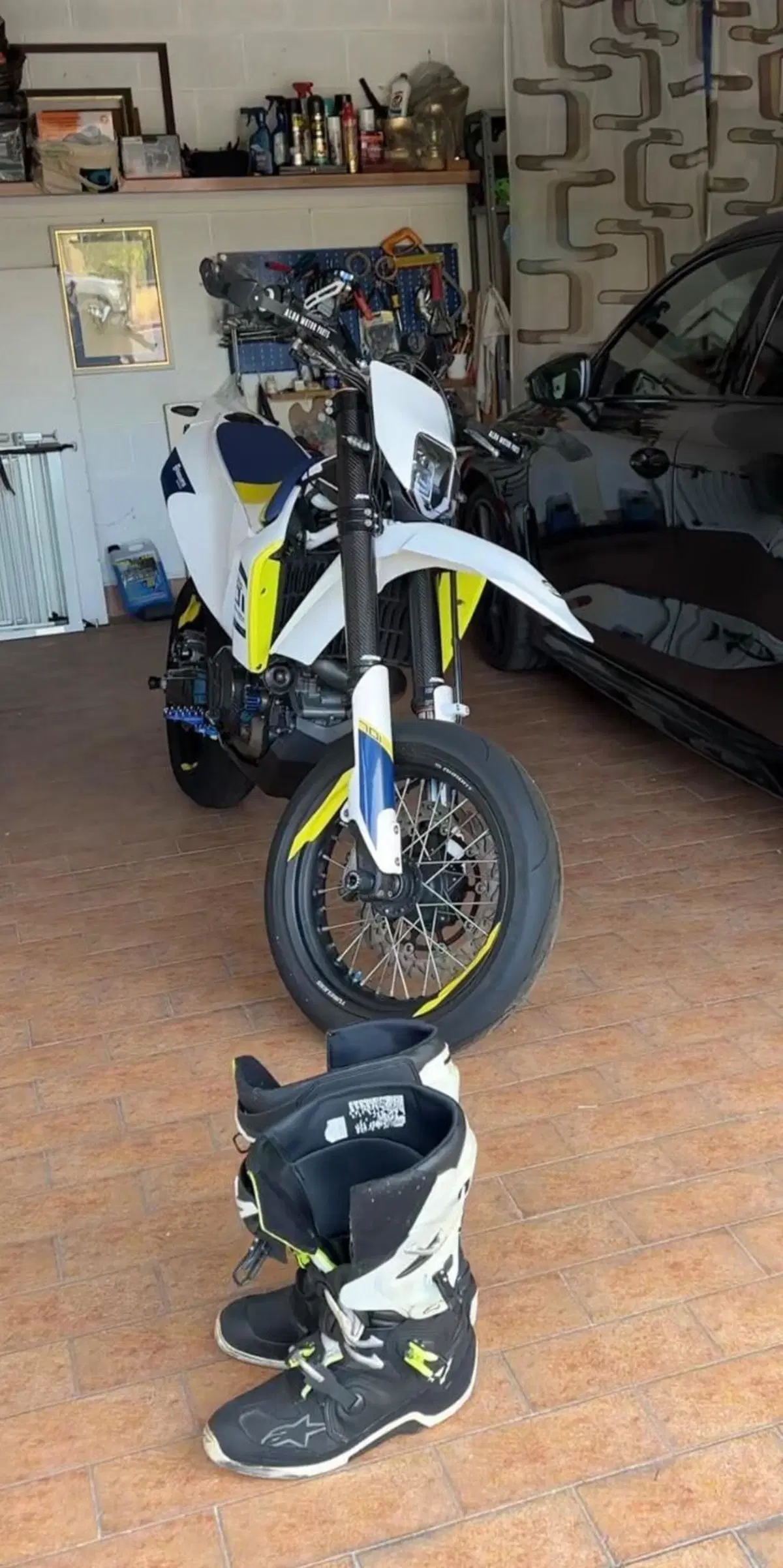 Husqvarna 701 Supermoto (2017 - 19) (2)