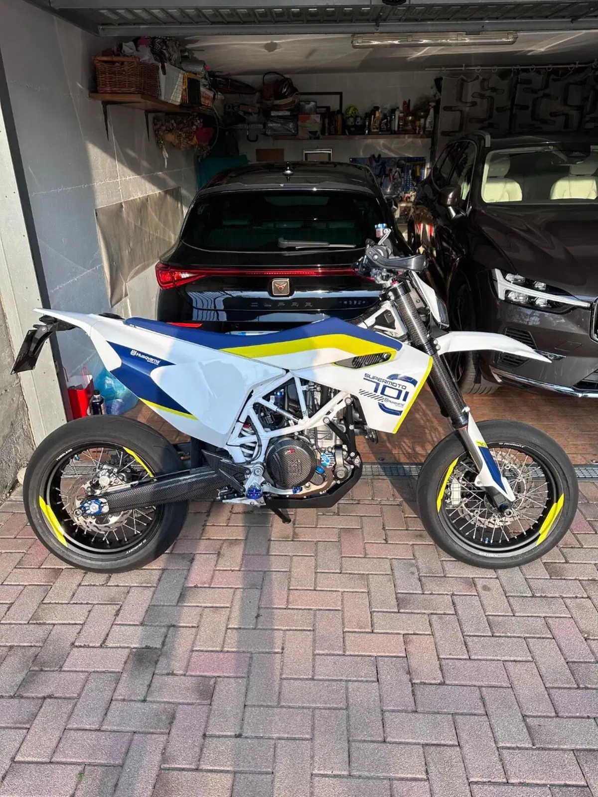 Husqvarna 701 Supermoto (2017 - 19) (7)