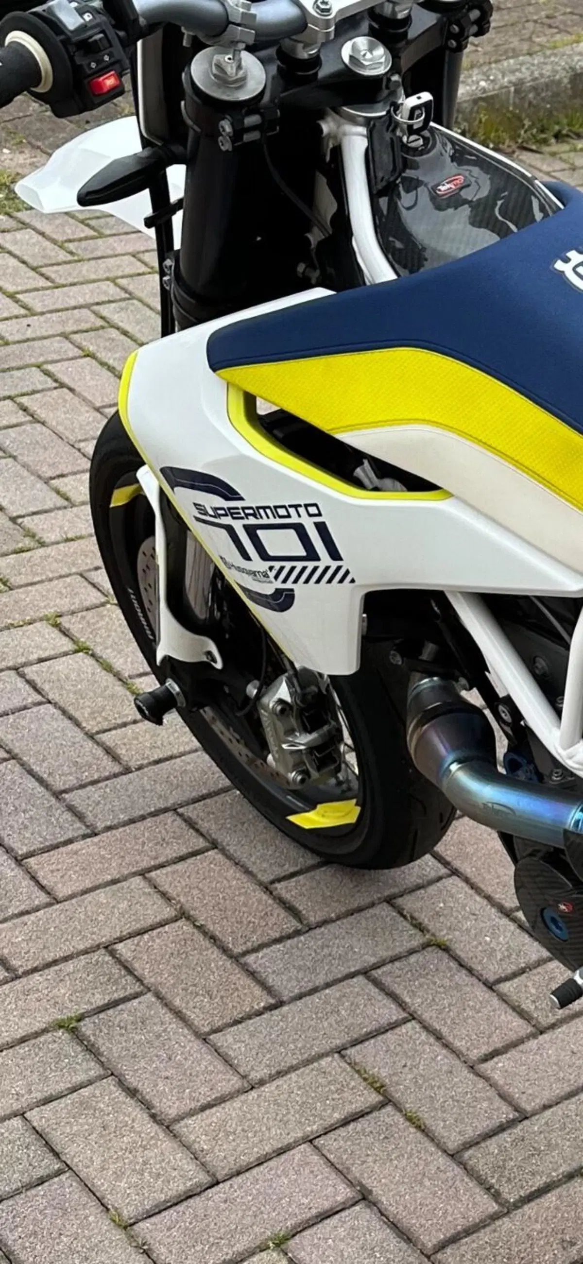 Husqvarna 701 Supermoto (2017 - 19) (8)