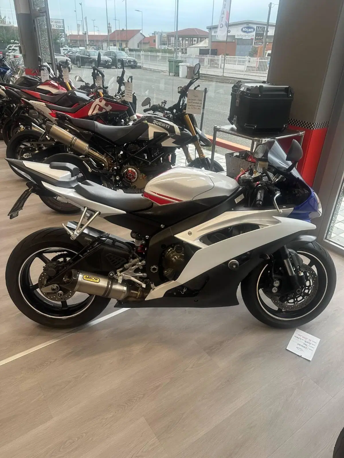 Yamaha YZF R6 (2008 - 09) (2)