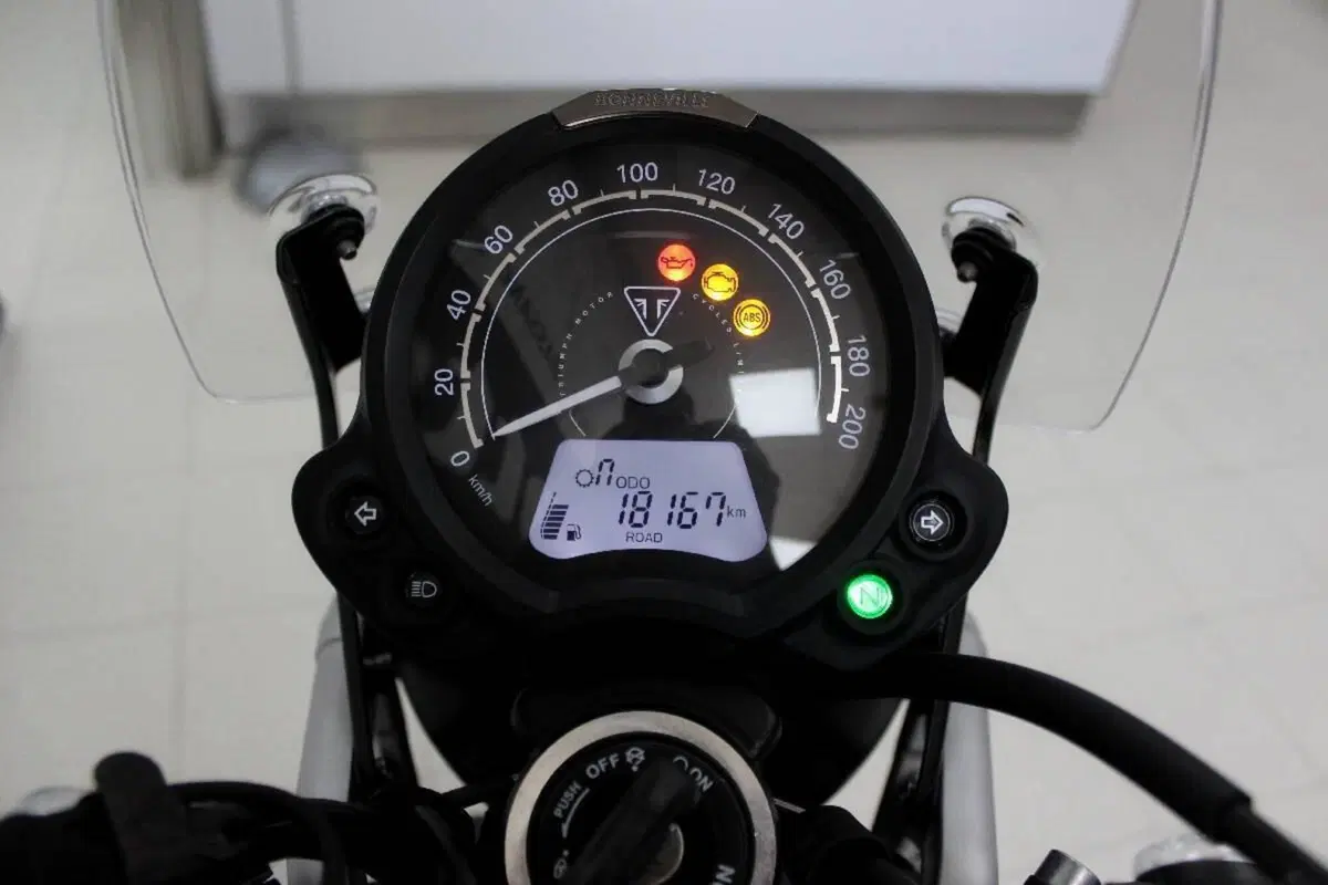 Triumph Scrambler 900 Icon Edition (2025 - 26) (6)