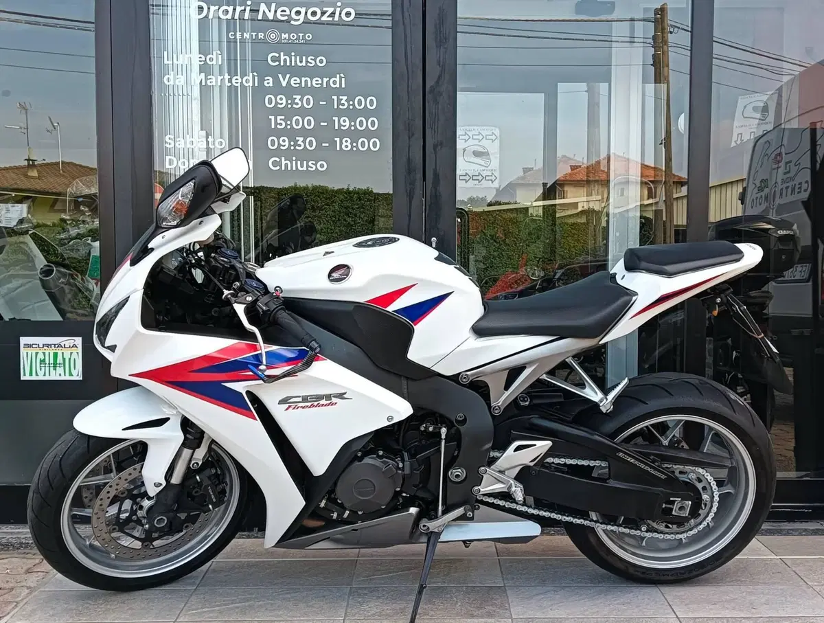 Honda CBR 1000 RR Fireblade (2012 - 16) (5)